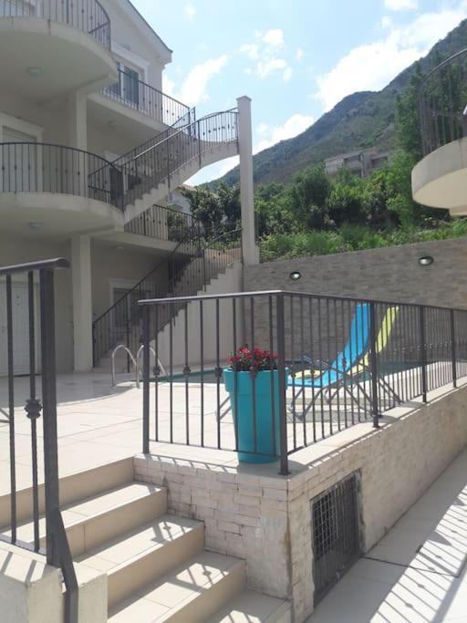 2Br Apartment With Pool Kotor Luaran gambar