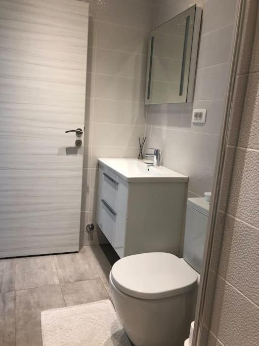 2Br Apartment With Pool Kotor Luaran gambar