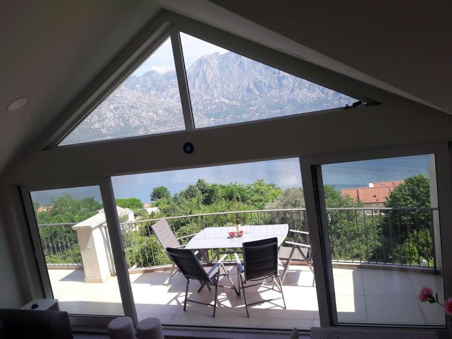 2Br Apartment With Pool Kotor Luaran gambar