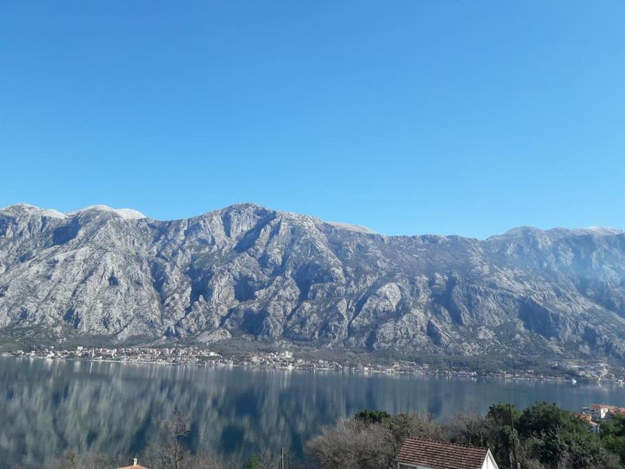 2Br Apartment With Pool Kotor Luaran gambar